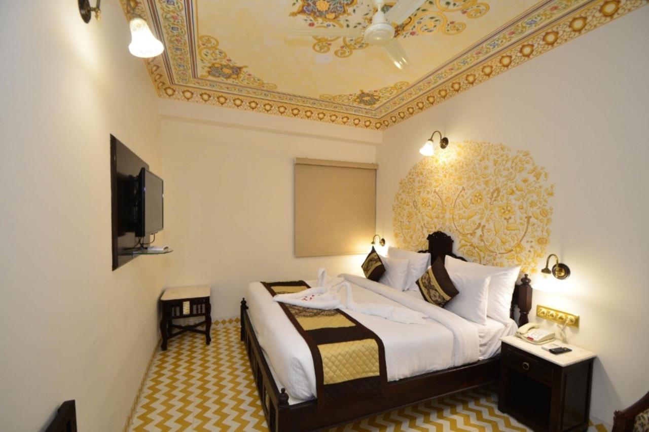 Nirbana Palace - A Heritage Hotel And Spa Джайпур Екстериор снимка
