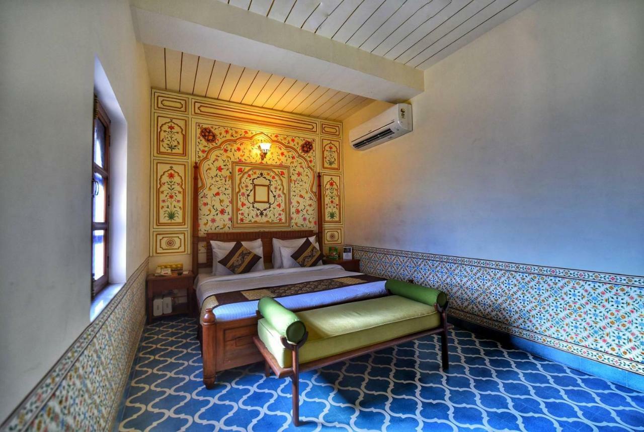 Nirbana Palace - A Heritage Hotel And Spa Джайпур Екстериор снимка