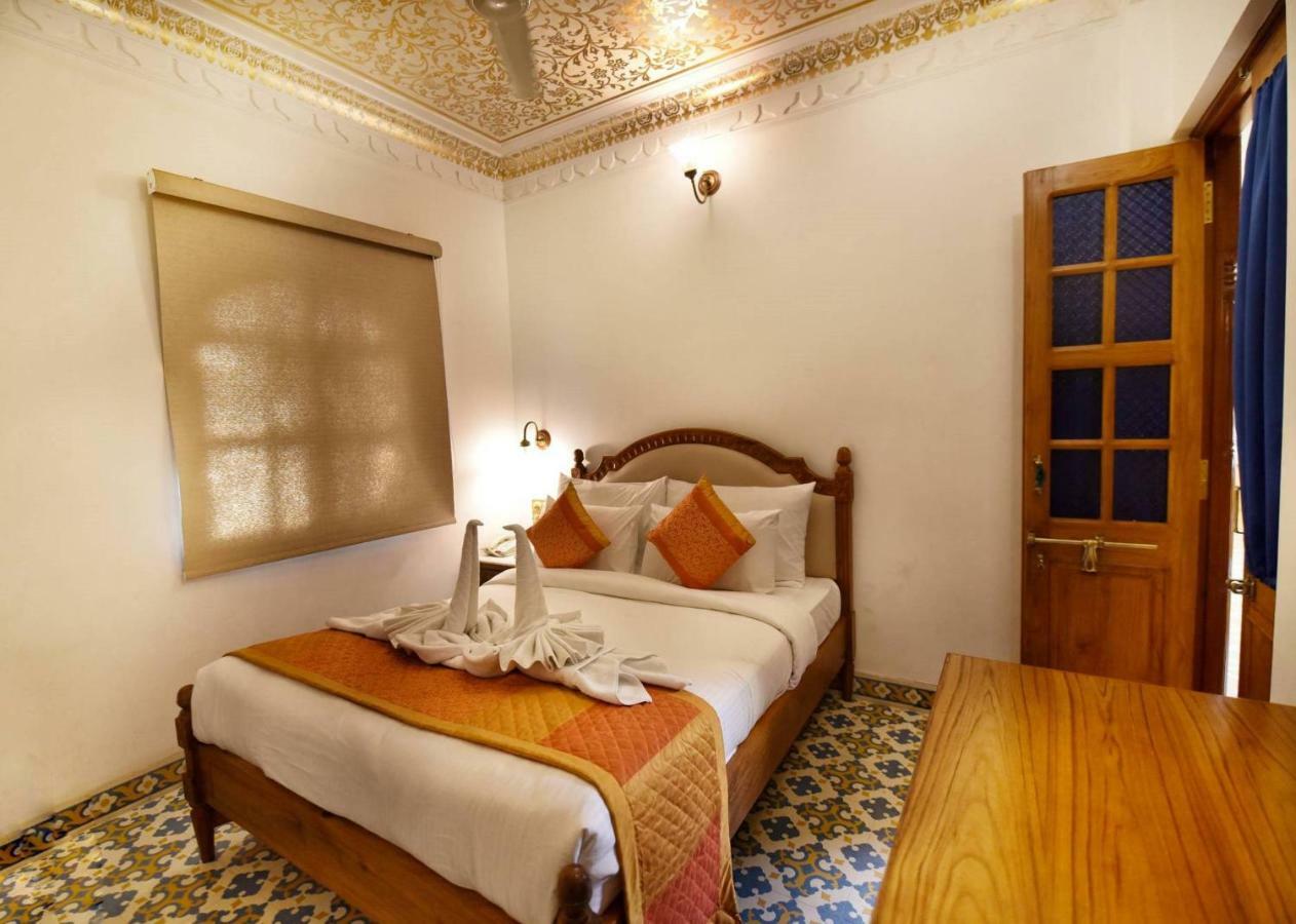 Nirbana Palace - A Heritage Hotel And Spa Джайпур Екстериор снимка
