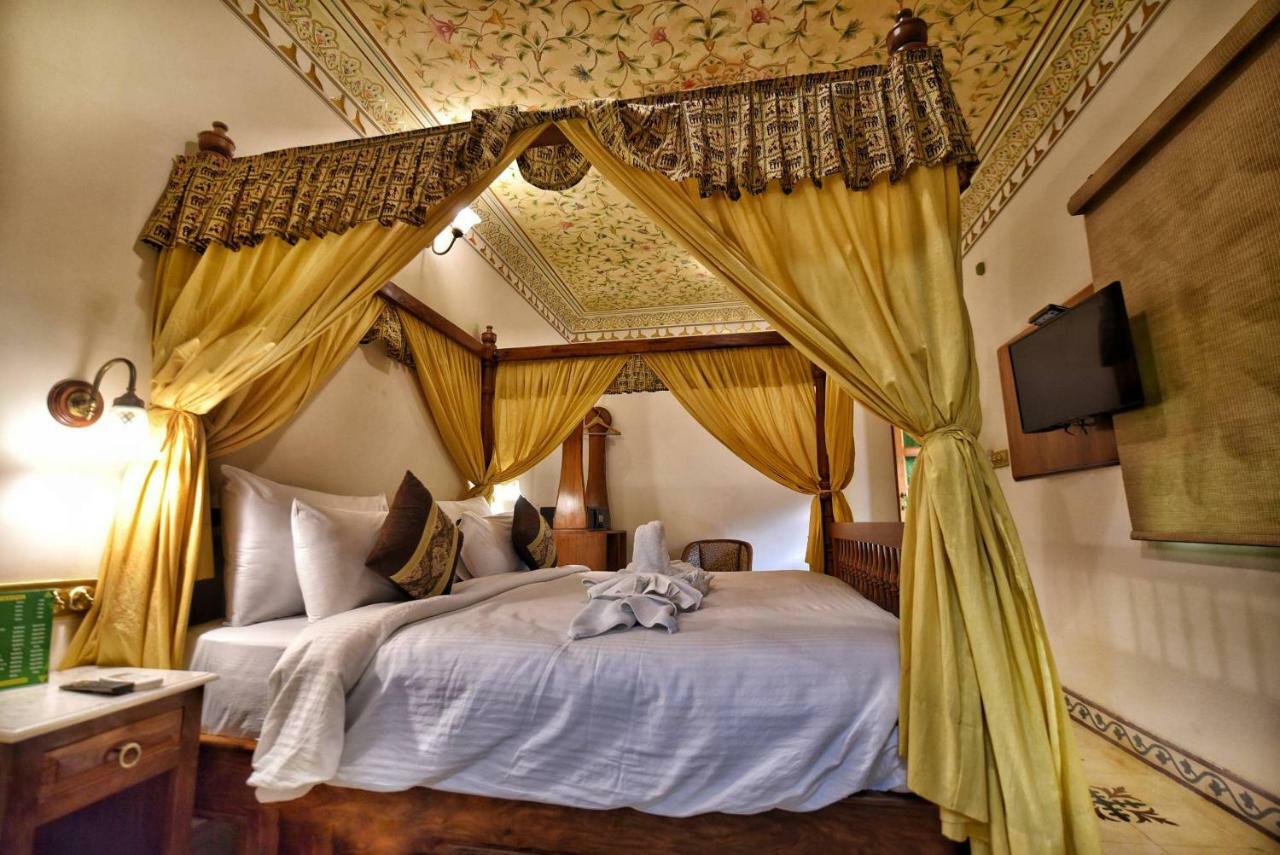 Nirbana Palace - A Heritage Hotel And Spa Джайпур Екстериор снимка