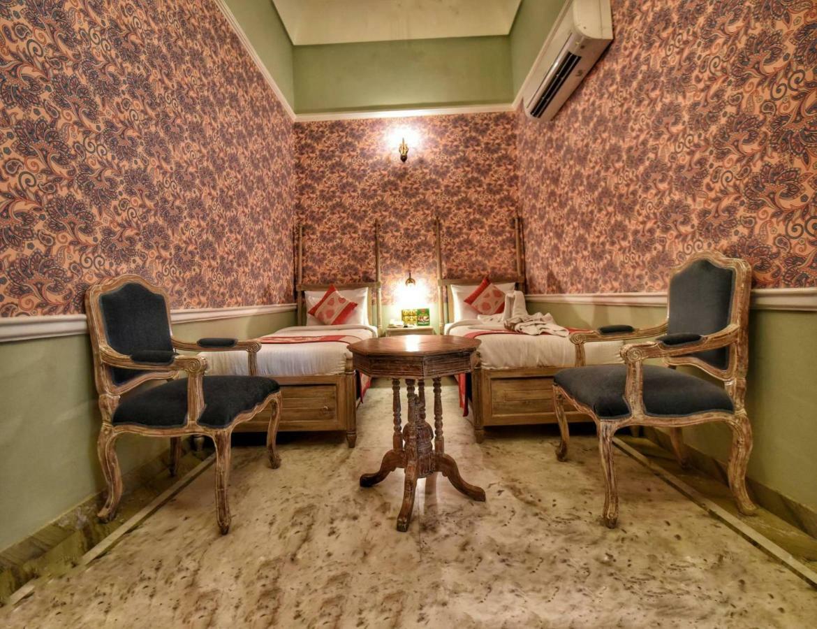 Nirbana Palace - A Heritage Hotel And Spa Джайпур Екстериор снимка