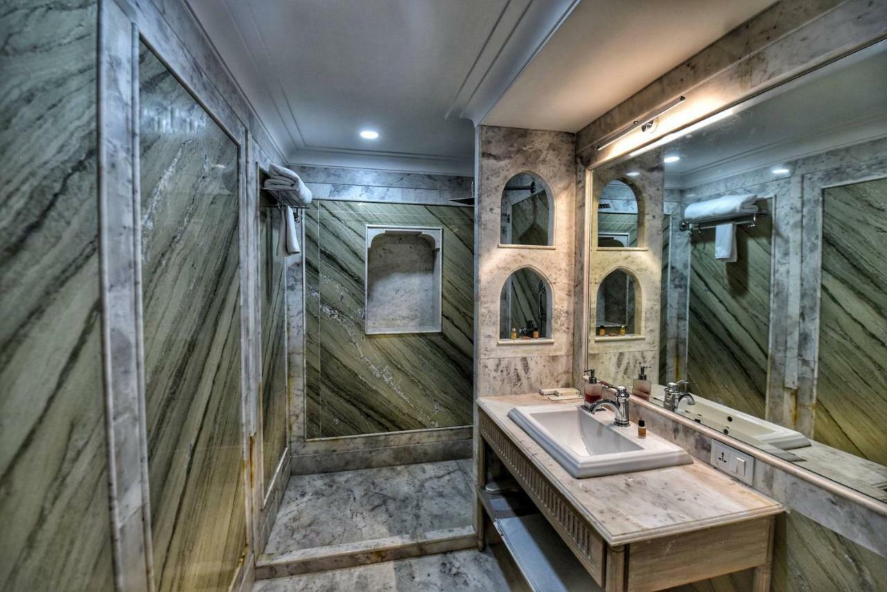 Nirbana Palace - A Heritage Hotel And Spa Джайпур Екстериор снимка
