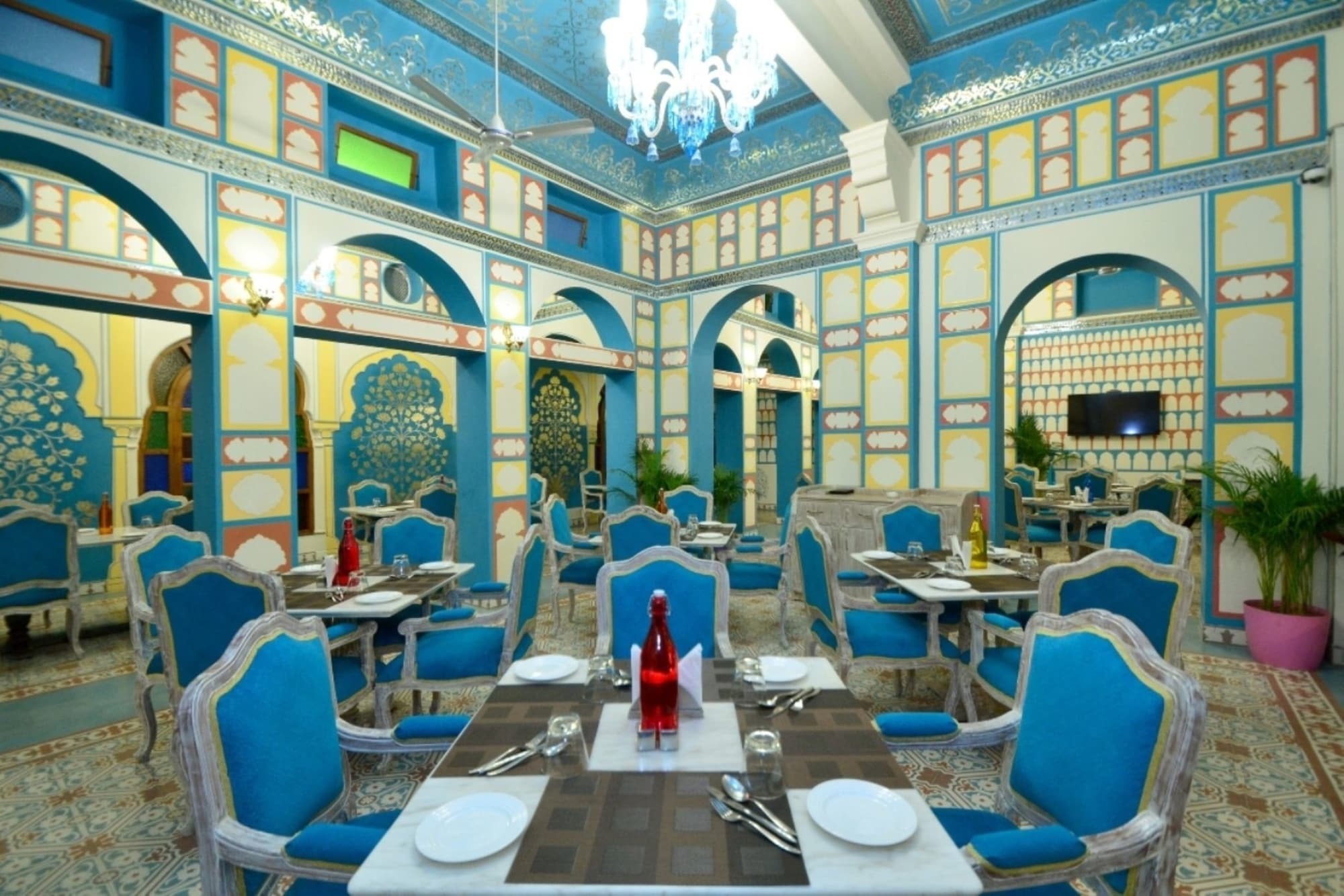 Nirbana Palace - A Heritage Hotel And Spa Джайпур Екстериор снимка